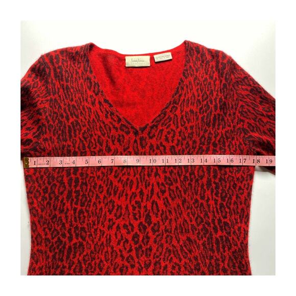 Neiman Marcus 100% Cashmere Red Leopard Print Sweater Size L - Picture 9 of 13
